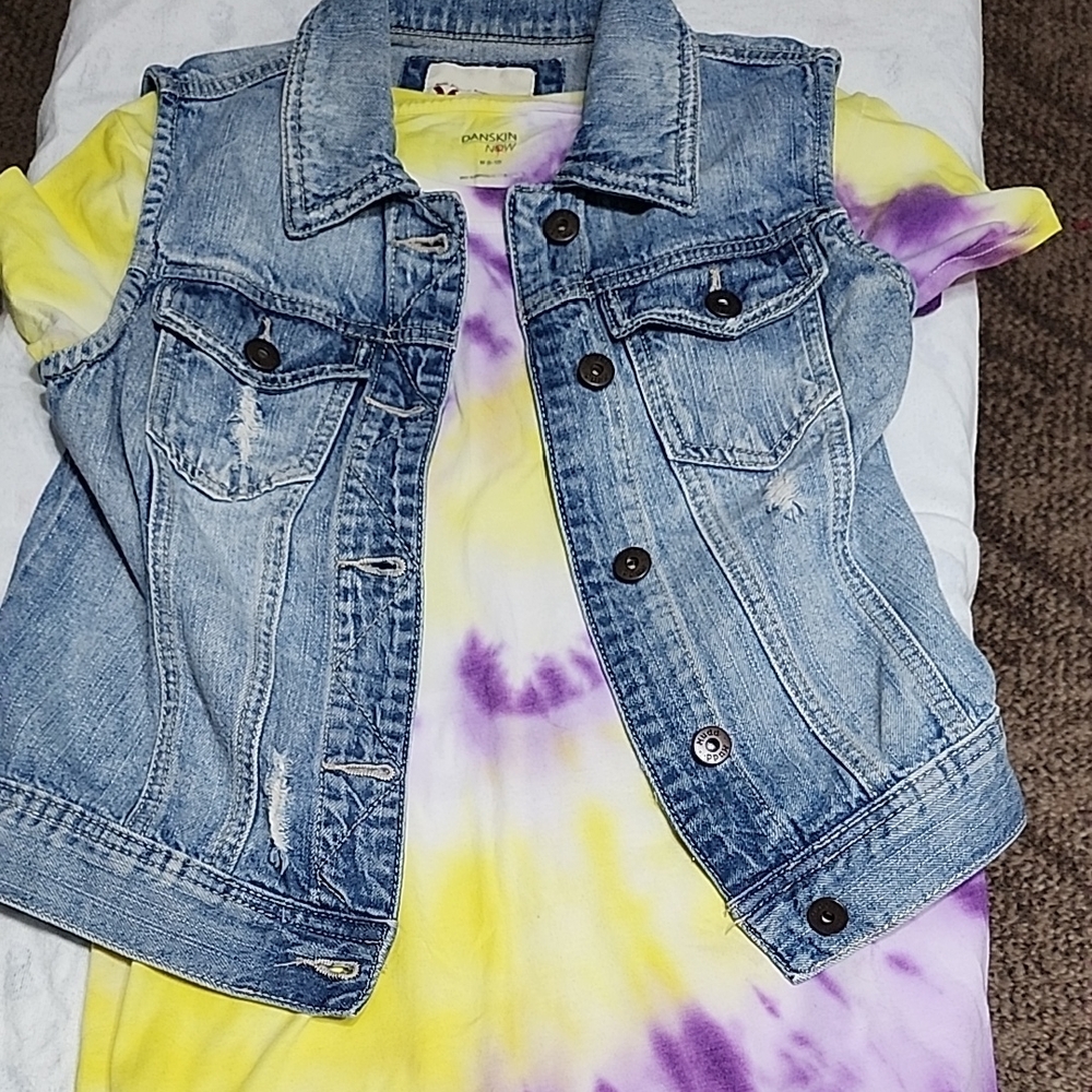 New Cond. Super Cute Denim Vest